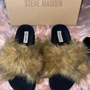 Steve Madden Furry Slides